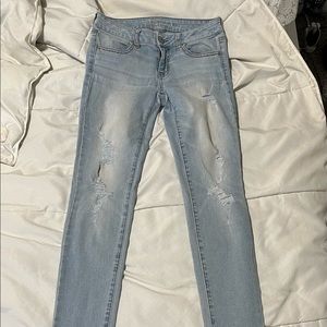 AMERICAN EAGLE DISTRESSED JEGGING